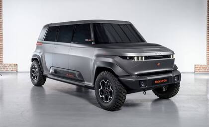 El SUV está ensamblado sobre una plataforma modular que permite dos versiones, una más larga que la otra con capacidad para hasta ocho personas y 650 kg de carga.
