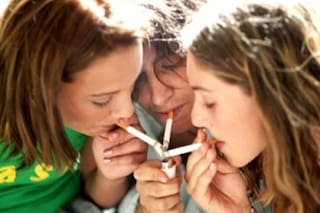 Este es el estudio que las personas que fuman o fumaron deberían realizarse: “Puede salvarte la vida”