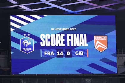 El tablero del Allianz Riviera, en Niza, lo dice todo: Francia 14 vs. Gibraltar 0