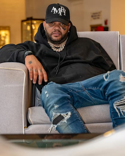 El Taiger es un artista de reguetón cubano cuyo nombre real es José Manuel Carbajal Zadívar