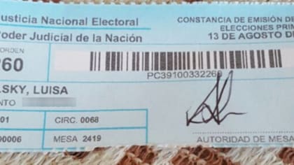 El talón comprobante de votación de Luisa en las PASO de hoy