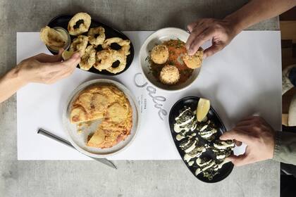 El tapeo clásico español