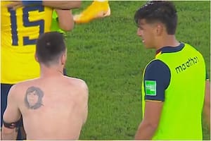 Messi dejó al descubierto un particular tatuaje y generó un debate en redes