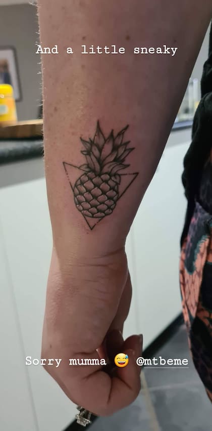El tatuaje recién hecho de Britany Lewin