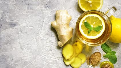 El té de jengibre, miel y limón ayuda a subir las defensas y a combatir el resfriado común
