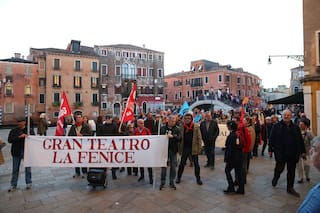 El teatro La Fenice de Venecia destituye a su directora musical tras protestas