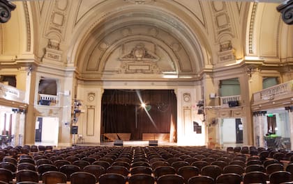 El teatro y salón de actos para 400 personas, uno de los más importantes del país en su tipo