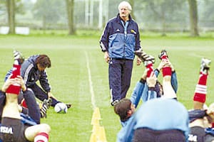 Alex Wyllie, aquel primer extranjero que entrenó a los Pumas, tenía algo en común con Cheika