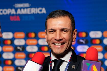 El técnico de México Jaime Lozano charla con la prensa previo al sorteo de la Copa América 2024, el jueves 7 de diciembre de 2023, en Miami. (AP Foto/Lynne Sladky)