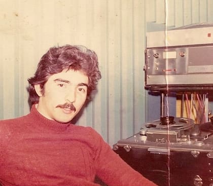 El técnico de sonido Luis Brozzoni en los Laboratorios Alex Phonalex, durante la grabación del sonido del film La Mary (1974), dirigido por Daniel Tinayre