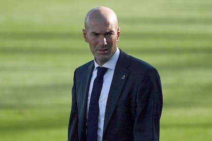 "Díganme a la cara que me quieren cambiar, no sólo por detrás", le dijo Zidane a los periodistas