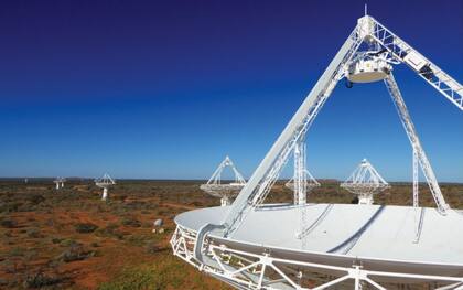 El telescopio Askap consiste en una colección de platos satelitales en el desierto de Australia Occidental