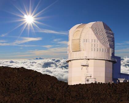 El telescopio Daniel K. Inouye se encuentra en la cima del monte Haleakalā, en Maui, Hawái, lo que le permite realizar observaciones más nítidas del Sol