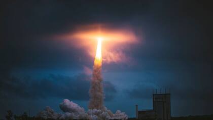 El telescopio espacial James Webb en el momento de su lanzamiento en diciembre de 2021