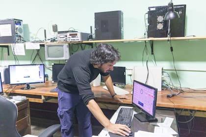 El telescopio se maneja desde esta sala con un software especialmente diseñado.