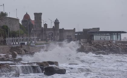 El temporal de viento lluvia golpeó fuerte sobre Mar del Plata