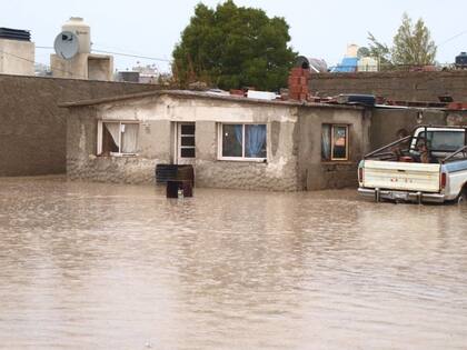 El temporal que azotó a Comodoro Rivadavia en 2017 obligó a suspender el transporte público y la actividad en la mayoría de las escuelas (Foto: Facebook Radio del Mar)