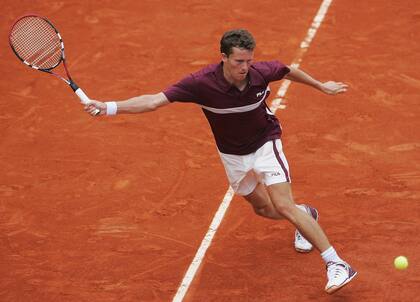 El tenista alemán Lars Burgsmüller, en el Court 1 de Roland Garros: el 23 de mayo de 2005 fue la primera "víctima" de Rafa Nadal en el polvo de ladrillo de París.