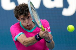 El problema físico que frena a Juan Manuel Cerúndolo en el circuito ATP