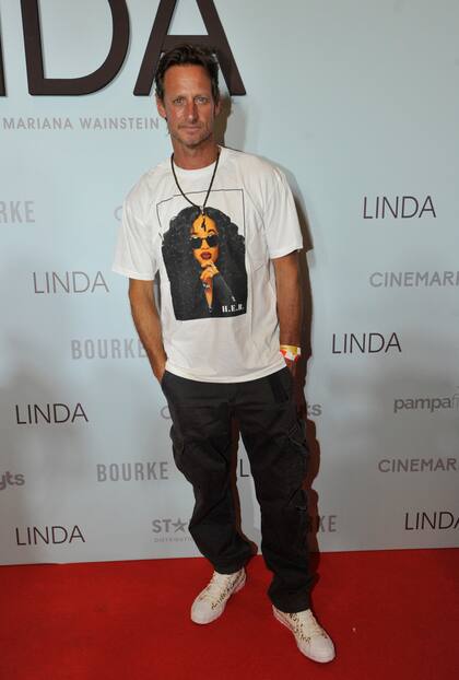 El tenista cordobés fue una de las personalidades que pudieron disfrutar de la avant premiere de Linda, que estrena en salas y luego estará disponible en la plataforma Disney+