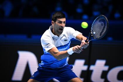 El tenista serbio Novak Djokovic debutó en el Masters, en Turín, y derrotó al noruego Casper Ruud.