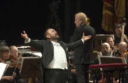 El tenor mexicano cosechó numerosas y sonoras ovaciones