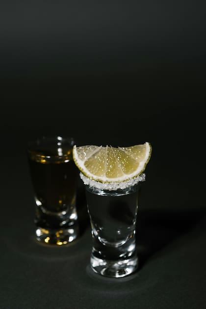 El tequila es el ingrediente principal de la margarita clásica (Pexels/Polina)