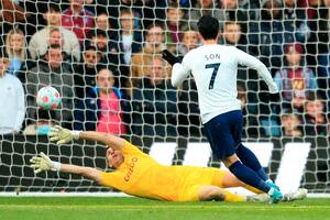 La dura derrota del Aston Villa: cuál fue la responsabilidad de Martínez en los cuatro goles