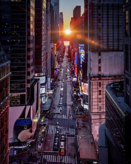 El término proviene del juego de palabras entre "Manhattan" y "Stonehenge"