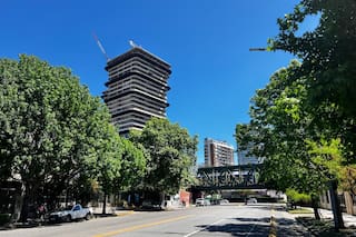 El Gobierno subastó un estratégico terreno por casi el doble de su valor base