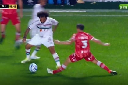El terrible momento en el que la pierna de Marcelo cae con todo el peso sobre la rodilla de Luciano Sánchez