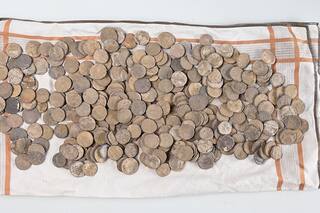 Encontró un tesoro del Imperio Romano de 2000 años y lo mantuvo oculto por ocho años