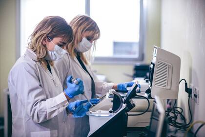 El test de Microgénesis es no invasivo y el tratamiento es nutricional