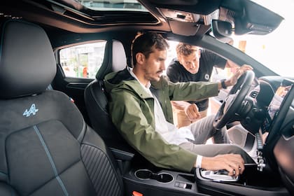 El Test Drive de Renault Arkana E-Tech hybrid está disponible todos los días en Experiencia Living Bliss.