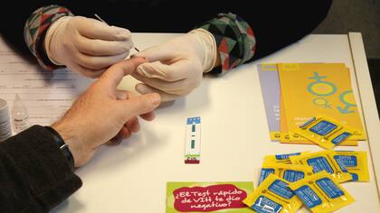 El test se realiza con un pinchazo en el dedo