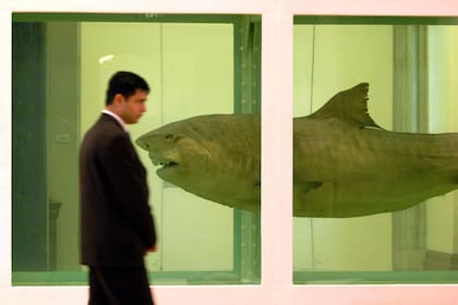 "La imposibilidad física de la muerte en la mente de alguien vivo", de Damien Hirst