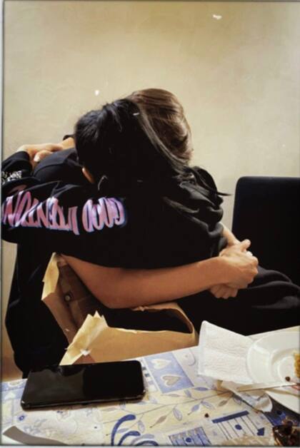 El tierno abrazo entre Paulo Dybala y Oriana Sabatini. Crédito: Instagram