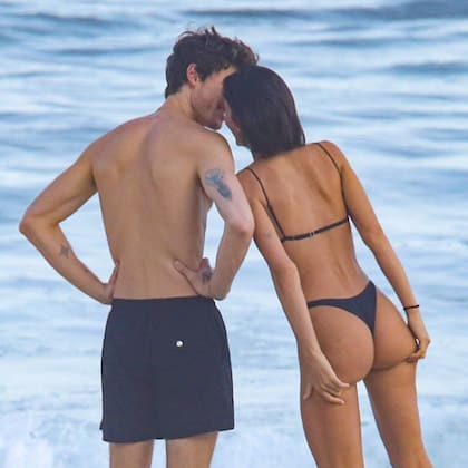 El tierno beso entre Shawn Mendes y la actriz brasileña