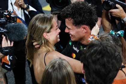 El tierno encuentro entre Lando Norris y Magui Corceiro luego de que el británico ganara el campeonato