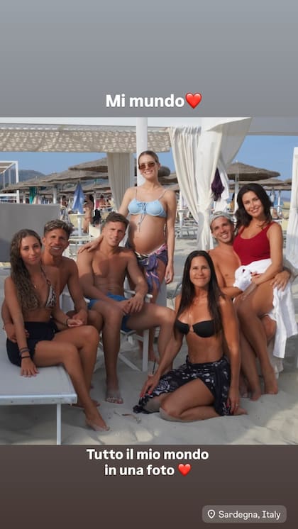El tierno posteo de Giovanni con sus hermanos, sus respectivas parejas y su madre, Carolina Baldini
