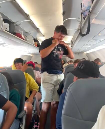 El tiktoker tenía al menos cuatro capas de ropa