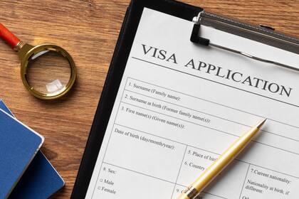 El tipo de visa que debe obtener está definido por la ley de inmigración de EE.UU.