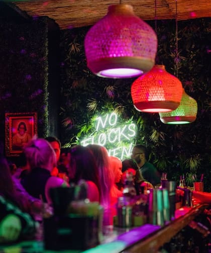 El Tipsy Flamingo Cocktail Bar ofrecerá cocteles verdes por el Día de San Patricio