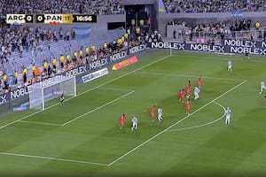 El impactante tiro libre en el palo de Messi que se gritó como un gol