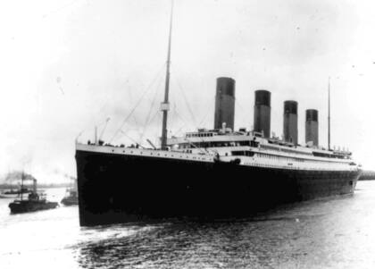 El Titanic parte de Southampton, Inglaterra, para su primer viaje, el 10 de abril de 1912.  (AP Foto, Archivo)