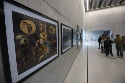 El título de la muestra, "Brutto", refiere no al concepto de ignorante que aquí se da a la palabra sino al de “malo” que tiene en lengua italiana.