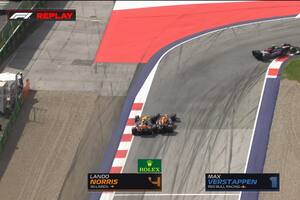 El toque entre Verstappen y Norris que le dio el triunfo a Russell y la bronca del piloto de McLaren
