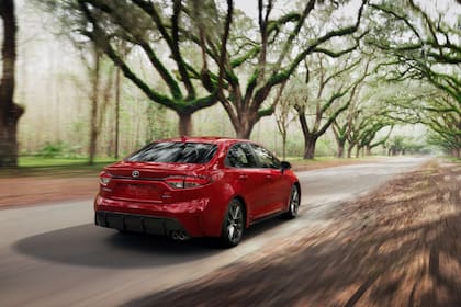 El Toyota Corolla híbrido es autorrecargable mediante frenado regenerativo