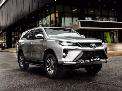 El Toyota SW4 es uno de los SUV que bajó de precio por los cambios impositivos