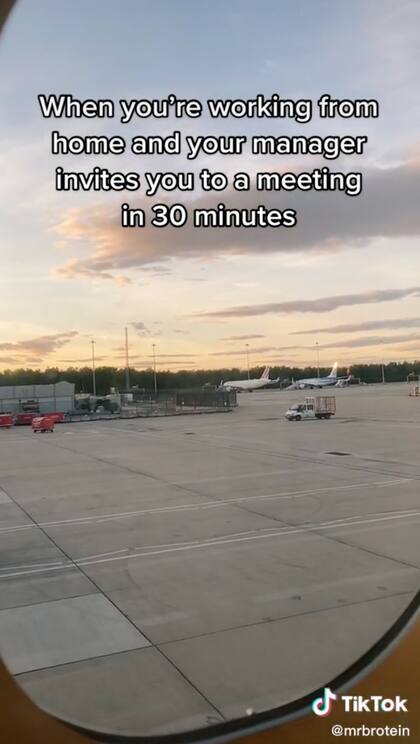 El trabajador justo salía de viaje cuando le dijeron que debía ingresar a una reunión